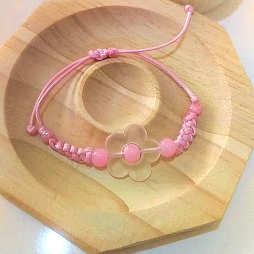 Handmade children's macrame bracelet with daisy new, white and pink