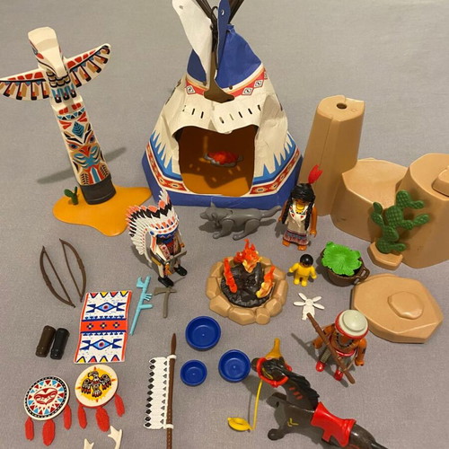 Playmobil Indian family set used with missing parts