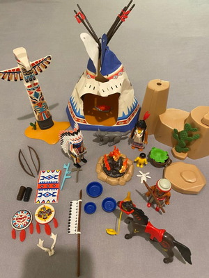 Playmobil Indian family set used with missing parts