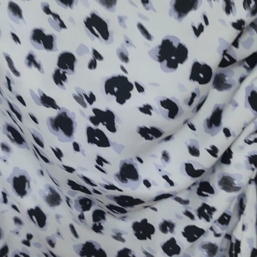 Zara skirt medium with side slit, new, black and white