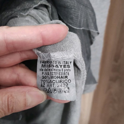 Blouse like new with lace, sequins and shell buttons, gray, size M