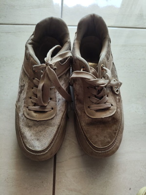 Athletic shoes refurbished, size 38, gold color