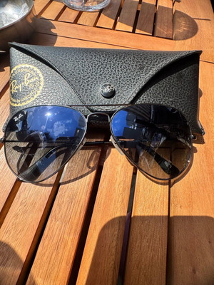 Ray Ban polarized sunglasses like new, black with case