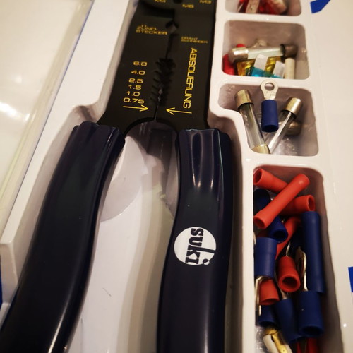 Wire cutter set used