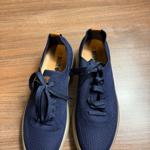 Blue Cox men's sneakers navy with beige sole, new, size 42