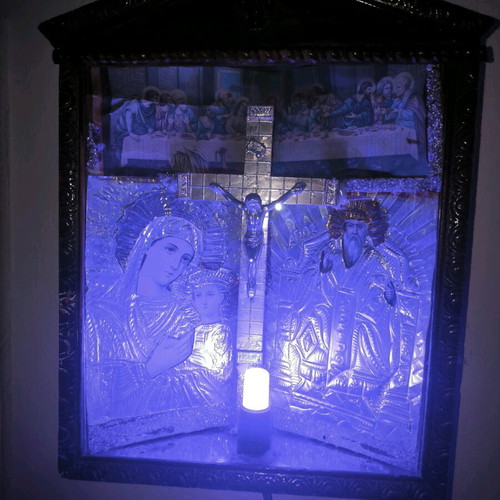 Retro iconostasis used with blue lamp, dimensions 35x25 cm