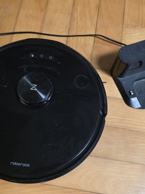 Roborock S6MaxV vacuum cleaner used