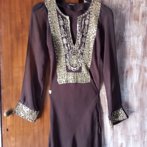 Boho-chic kaftan dress with handmade embroidery, like new, brown and gold