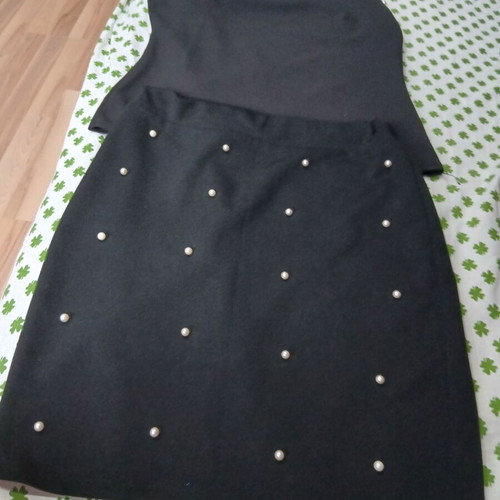 Black women's top and skirt like new, sizes M and L