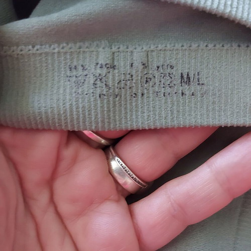 Only seamless branded top with shaping bra effect like new, pistachio
