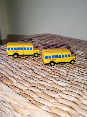 USB 14.6GB like new, pack of 2