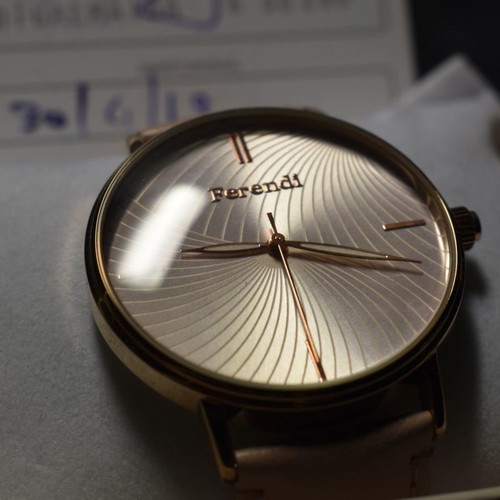 Ferendi pink wristwatch new women's