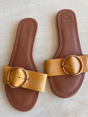 Sandals like new yellow strap with gold buckle size 38