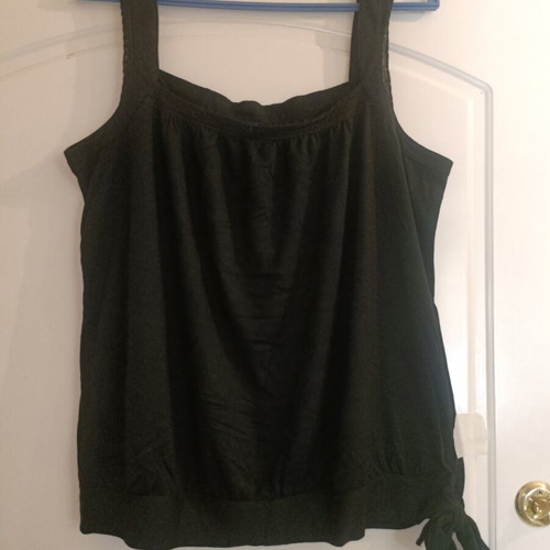 Gap women's black sleeveless blouse, size XL, viscose