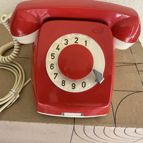 OTE collectible phone red, like new