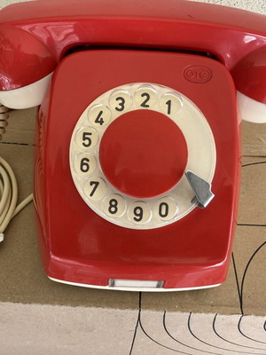 OTE collectible phone red, like new