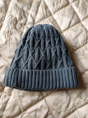 Hat with lining like new, gray, size L
