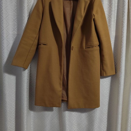 Camel short coat like new, size M, 100% polyester