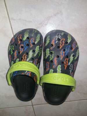 Crocs Classic Lightning Bolt Clog size 31 like new, multicolor