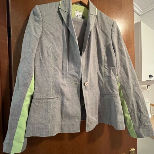 J‘s Exte suit like new gray with light green jacket and trousers