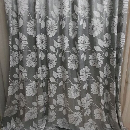 Living room curtains like new, 2 pieces, opaque embossed satin fabric