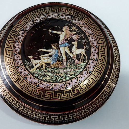 Jewelry box 24K gold handmade, Artemis and Aphrodite design, diameter 15 cm