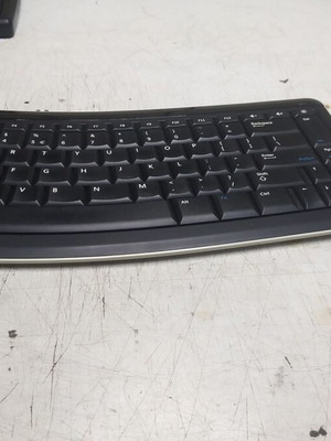 Microsoft Bluetooth Mobile Keyboard 6000 like new with Number Pad