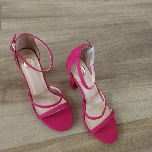 Luigi fuchsia sandals new, size 38, platform style
