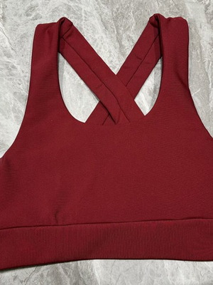 Burgundy fitness set with shaping leggings and lifting top