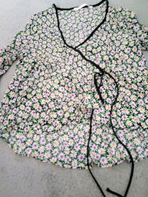 Emprime wrap blouse Zara large like new, black and green