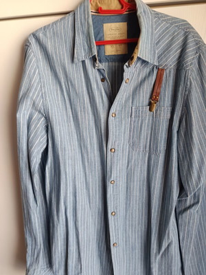 Bershka shirt XL used, white and turquoise