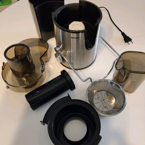 Vicko juicer like new, 550 ml, inox-black