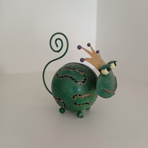 Metal Frog King Figure like new with golden crown