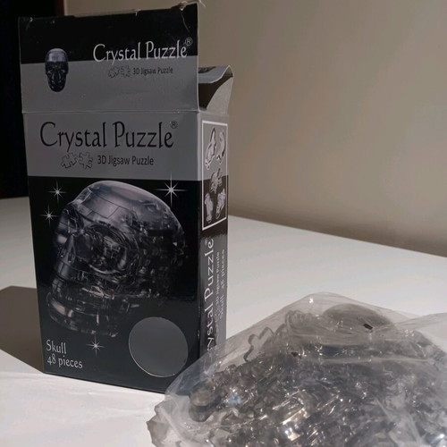 Collectible puzzle skull new