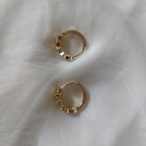 Gold hoop earrings like new with sparkling stones