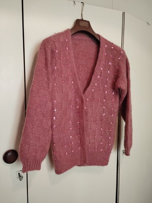 Pink knitted cardigan like new with sequins, size L