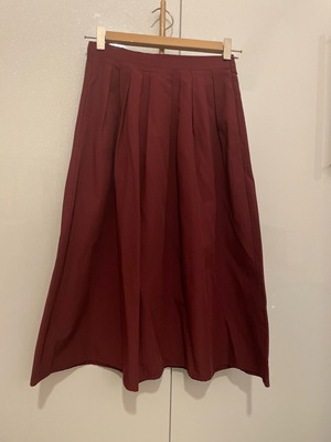 Midi skirt in A-line burgundy small Stradivarius with elastic and zipper