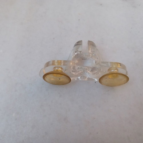Plastic supports for glass shelves, new, pack of 75 with suction cups