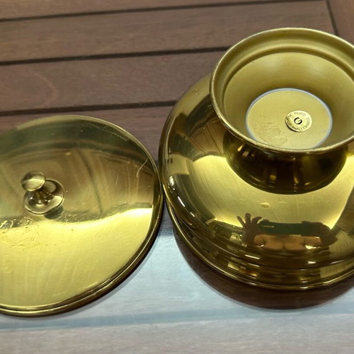Vintage brass round fondue pot with lid like new