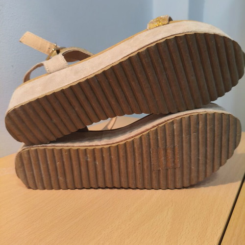 Lisa-w Beige Platform Sandals Like New, Size 38, Strass Details