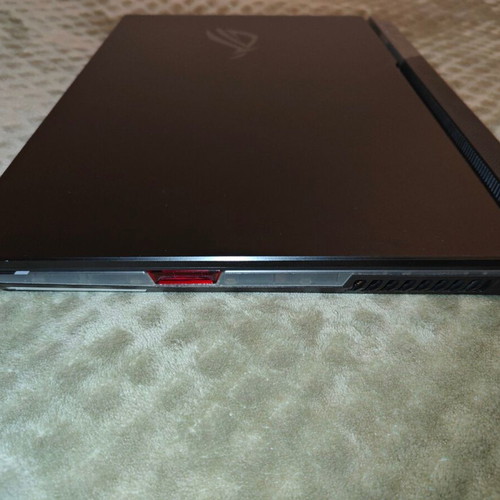 Asus ROG Strix SCAR G733ZW-LL104X laptop like new, i9-12900H, 32GB RAM, 1TB SSD, RTX 3070 Ti