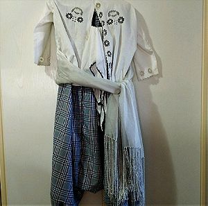 Παραδοσιακή φορεσιά Λέσβου