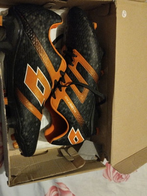 Lotto football shoes like new, size 42, black and orange