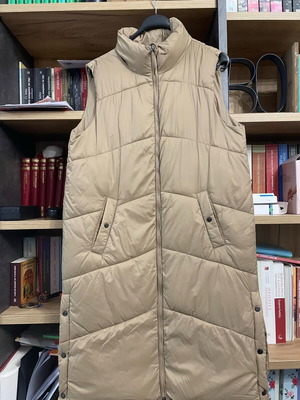 Vero Moda sleeveless beige vest like new, size M