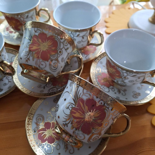 Coffee cup and saucer set restored, 6 pieces with gilding in box