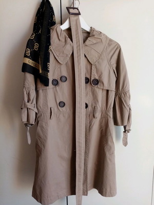 Καμπαρντίνα γυναικεία σαν καινούργιο, μέγεθος S, μπεζ με φουλάρι δώρο