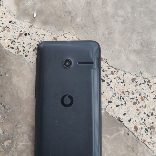 Vodafone Vf695 used without charger, battery needed