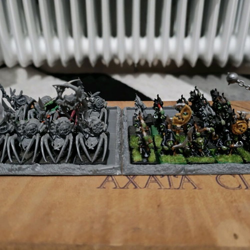 Goblin army new set with 10 spiders, 22 archers, 42 spears, 3 models, temple and troll