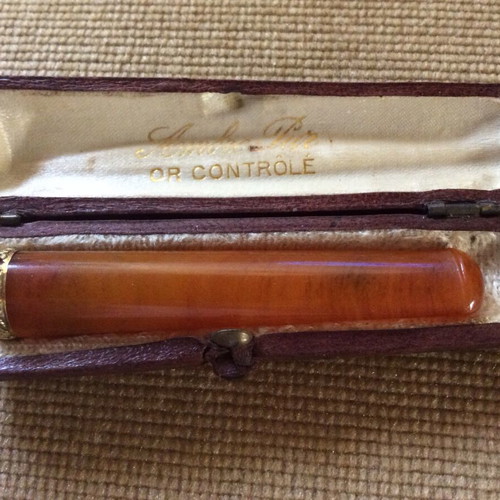 Old French pipe used, amber and 750 gold art nouveau style