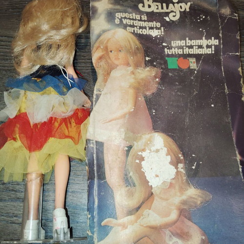 Sebino doll used with wear and damaged packaging